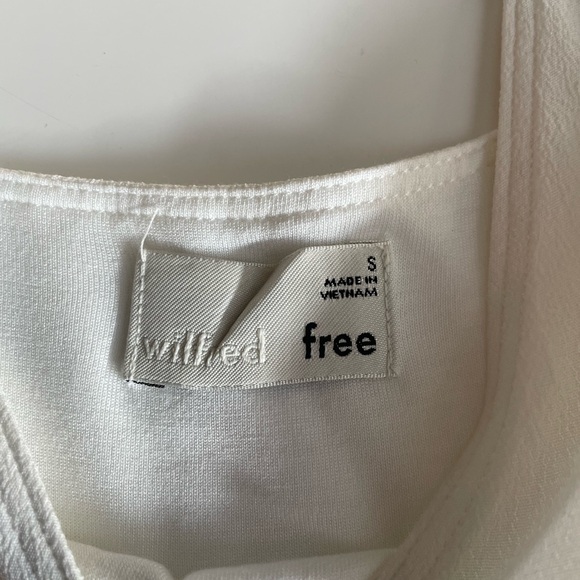 Small white Wilfred Free Margot V-neck camisole - Picture 7 of 7